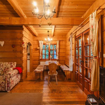 شاليه Pod Szczeblem Lubień